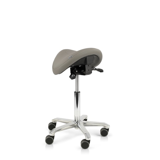 Jumper High Saddle with adjustable seat tilt